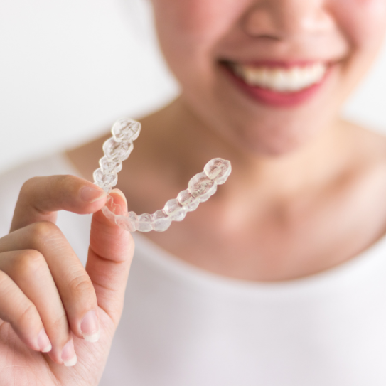 How to Clean Invisalign: Dos and Don'ts for Invisalign Wearers